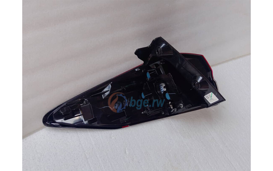 81551BZ320 -- REAR LAMP RIGHT. TOYOTA RUSH 2018.