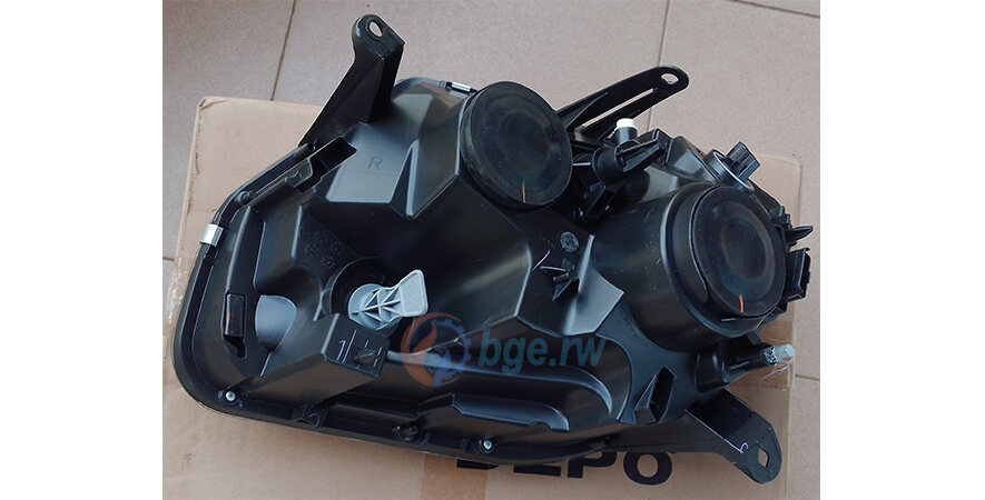 HEADLAMP ASSY RH -- RENAULT DUSTER 1ST GEN FL (2016-2019) - 5531101RLDEM2