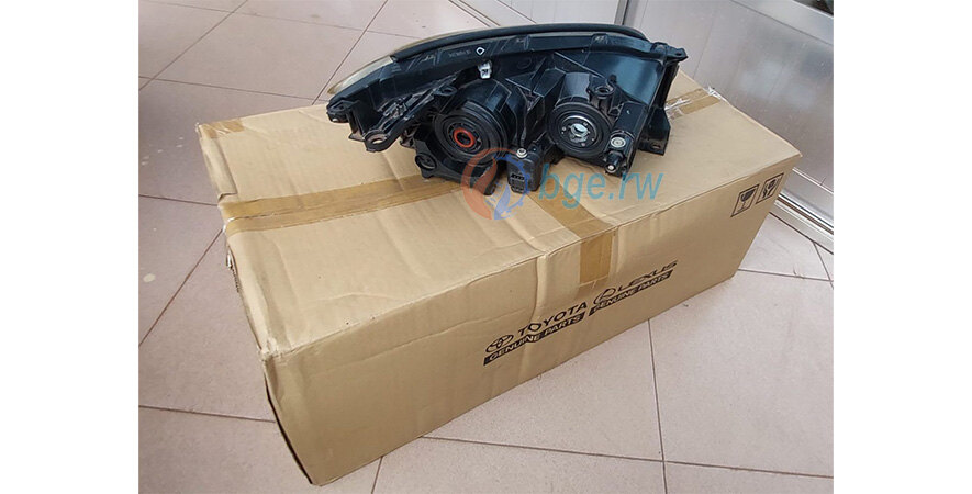 Head Lamp LH (Used) --- Toyota Rav4 2005-2008 - 81170-42311