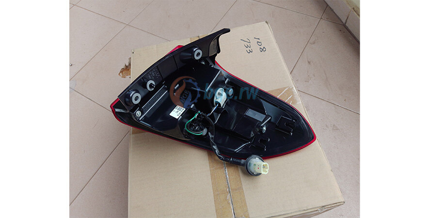 REAR LAMP ASSY, LH -- SUZUKI VITARA - 3567086R00