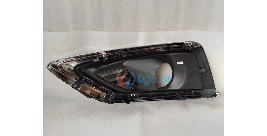 SUZUKI CIAZ-BEZEL FRONTFOG LAMP RH- 71750M82R10C48