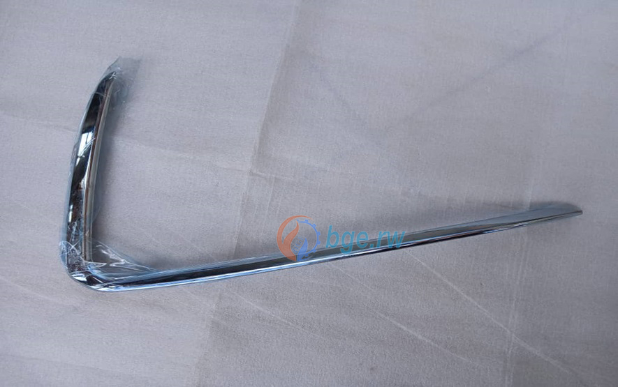 GRILLE TRIM RH CHROME