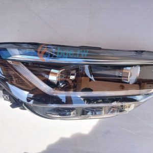 HEADLAMP RH VIRTUS