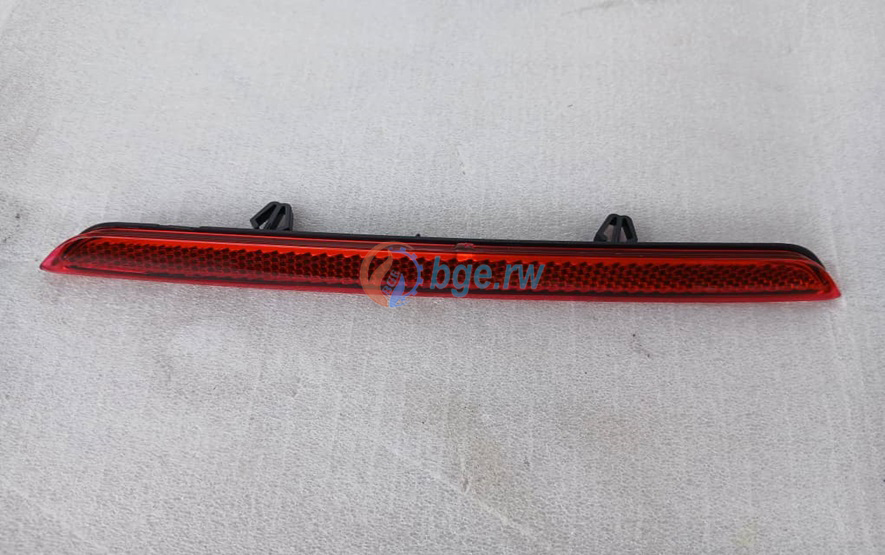 REAR REFLECTOR RH 6RF945106A
